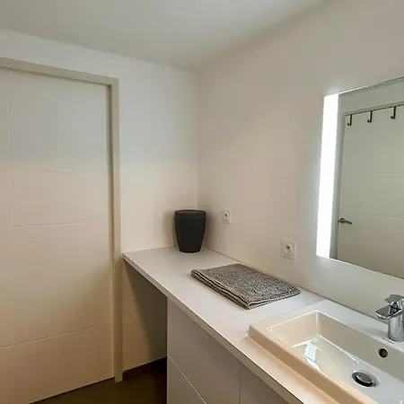 Neuf En Bord De Pour 6 Pers, Balcon, Piscine, Jacuzzi, Parking, Animaux Admis - Fr-1-194-233 *